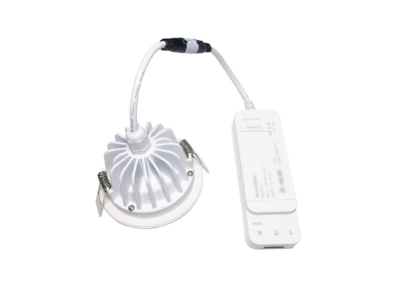 9W는 똑똑한 지도한 Downlights CCT 표면에 의하여 거치된 AC 200-240V 빠른 연결관을 방수 처리합니다